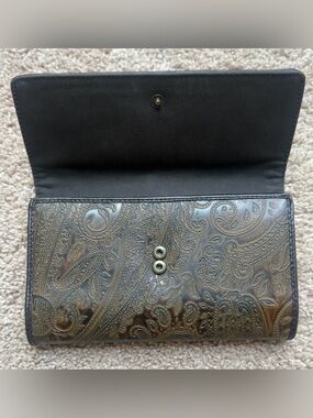 Relic Embossed Paisley Leather Wallet - Dark Brown